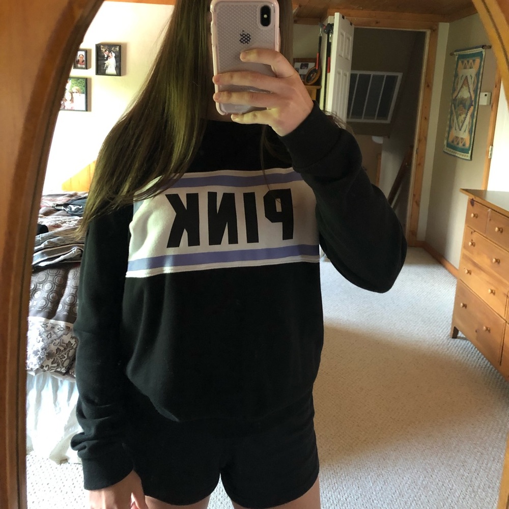 Victoria’s Secret Pink Crew Neck Seeatshirt